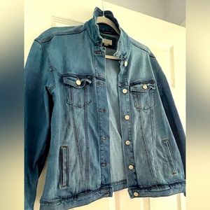 Loft denim jacket size xs tund big